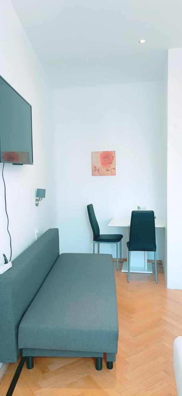 Deluxe Rooms In Keplerplatz Vienna Exterior photo