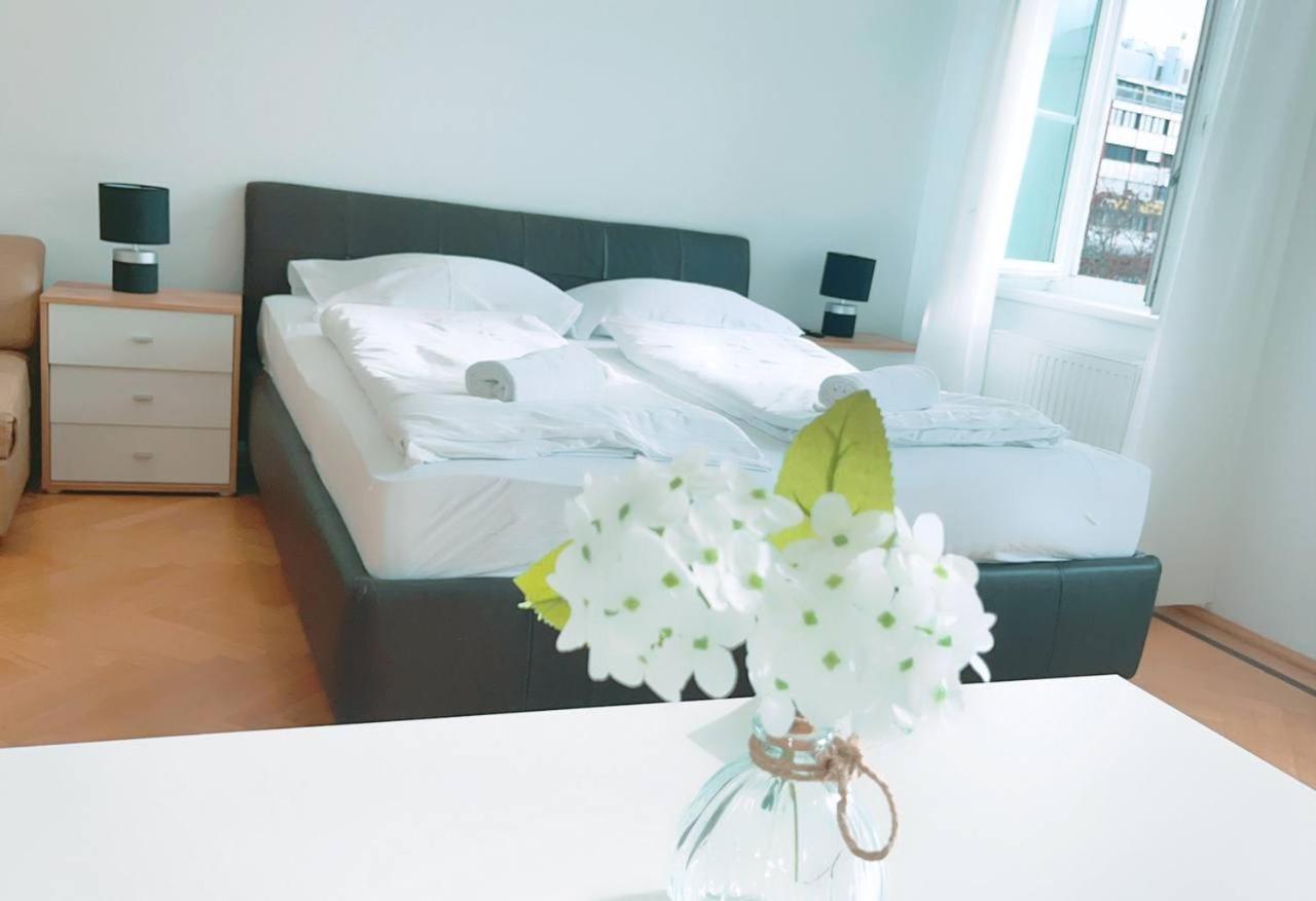 Deluxe Rooms In Keplerplatz Vienna Exterior photo