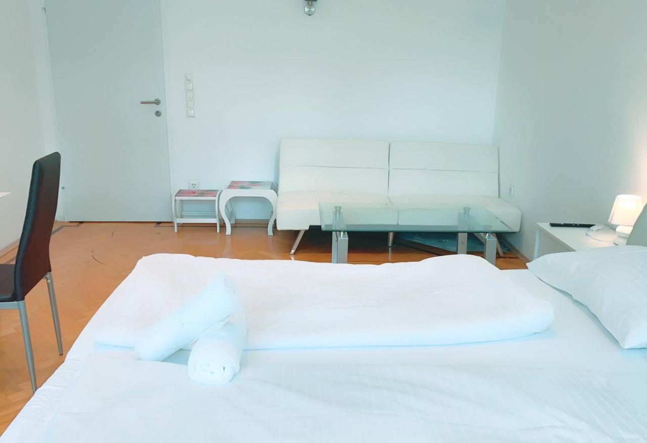 Deluxe Rooms In Keplerplatz Vienna Exterior photo